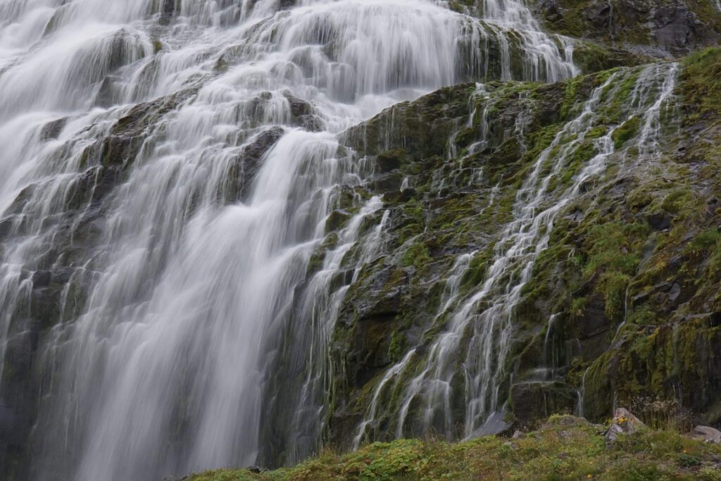 Mit unserer Gabe der spirituellen Beratung unterstützen wir Dich dabei, wieder in den Fluss des Lebens zu kommen und die heilende Kraft des Wassers in Deinem Leben zu spüren.
