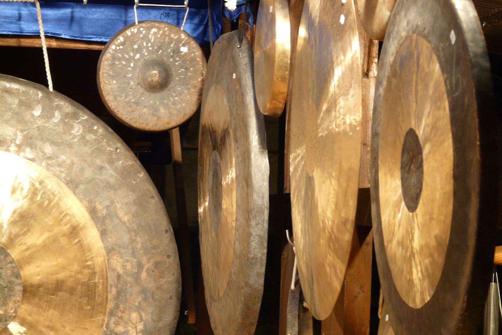 Die Wirkung von Klangschalen, Gongs und speziellen Klängen