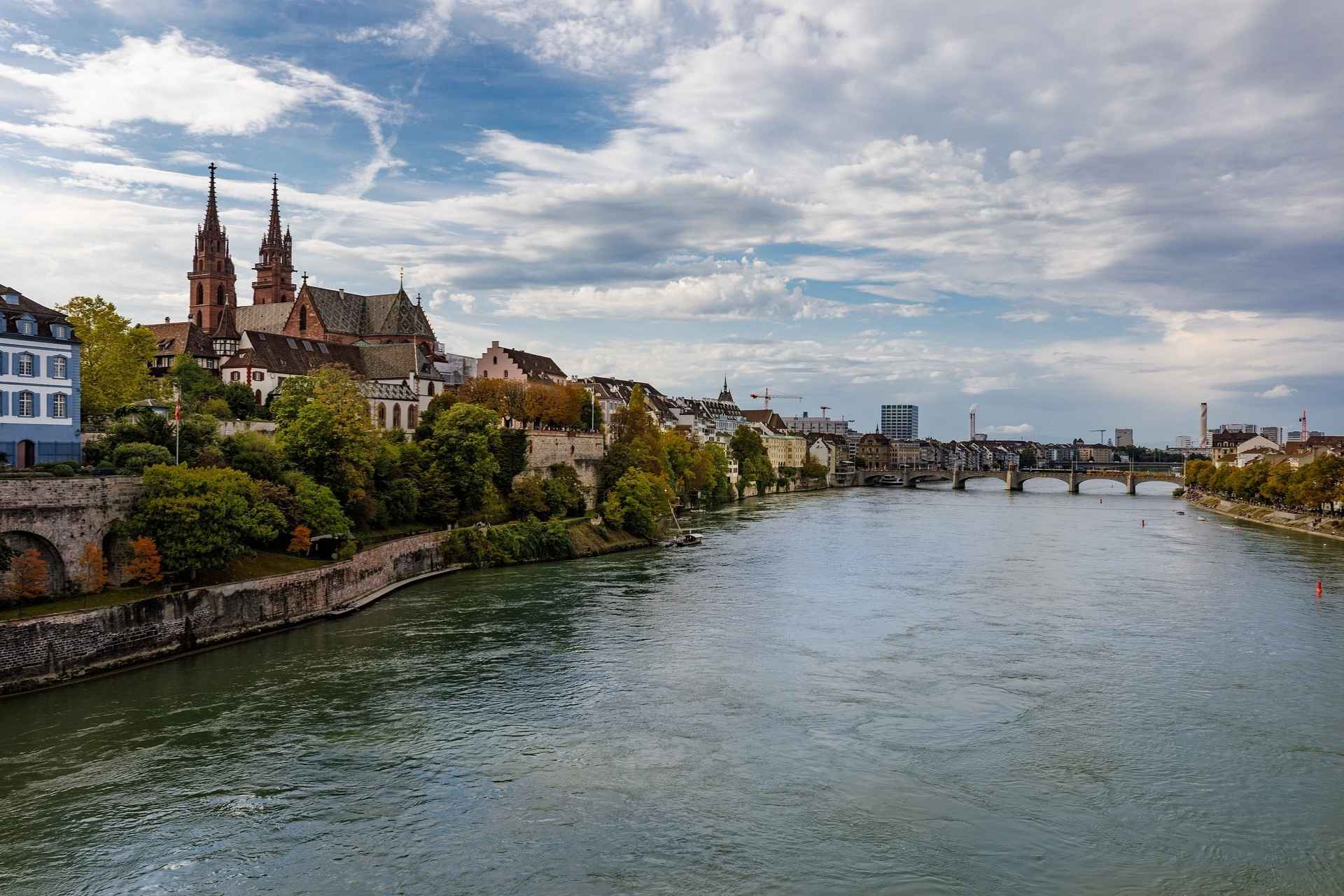Hellsehen, Kartenlegen, Rituale und Astrologie in Basel