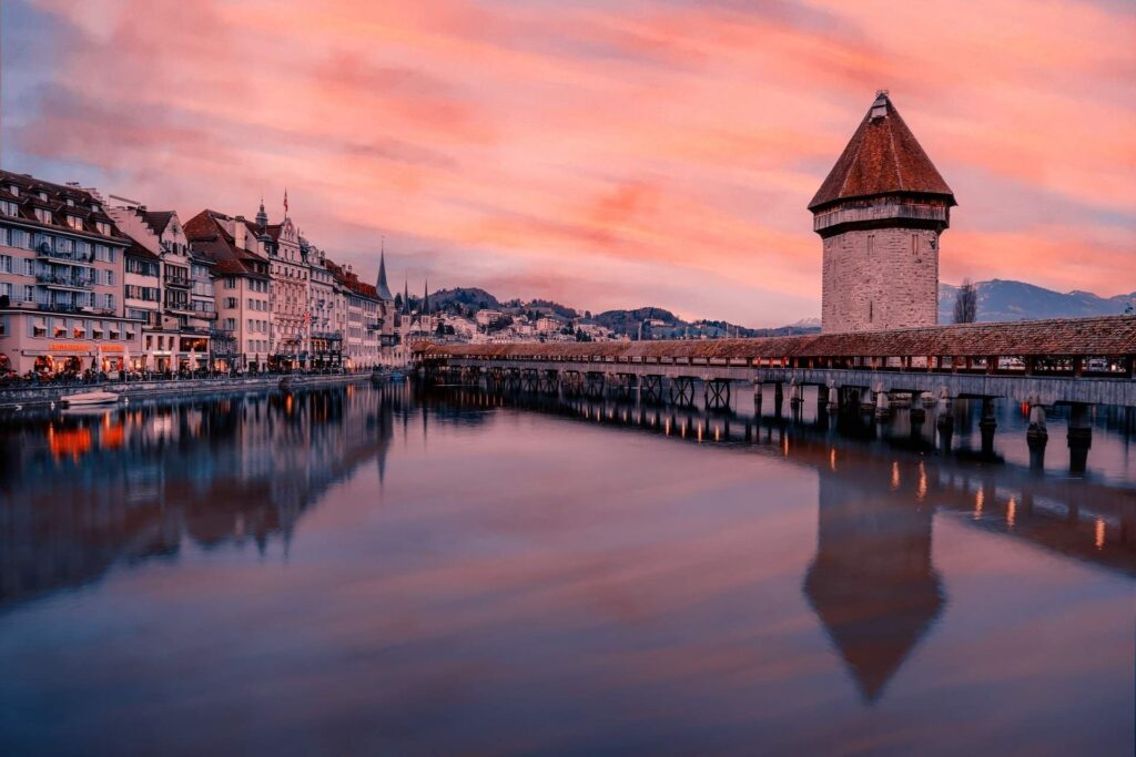 Hellsehen, Kartenlegen, Rituale und Astrologie in Luzern